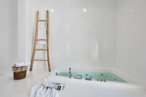 Hotel Arco Solium Suites
