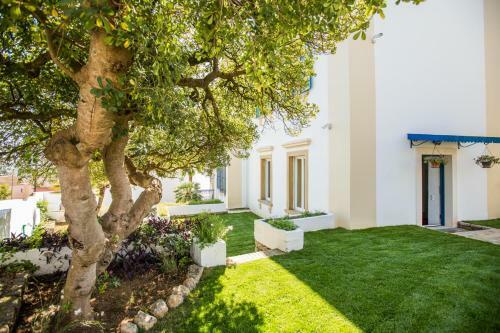 Agios Vlasios Villa Sleeps 8 With Pool And Air Con