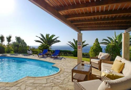 Kleismata Villa Sleeps 7 With Pool And Air Con