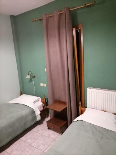 Hostal Guesthouse Chotos
