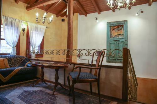 Hostal The House By The River Luxury Villa