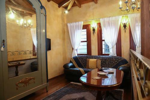 Hostal The House By The River Luxury Villa