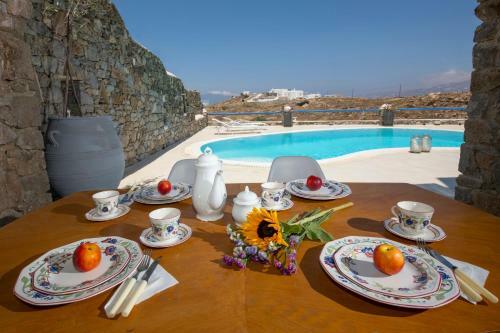 Serene Villa By Stylish Stays