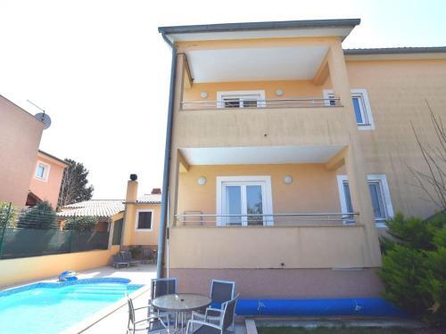 Spacious Apartment In Pula With Swimming Pool