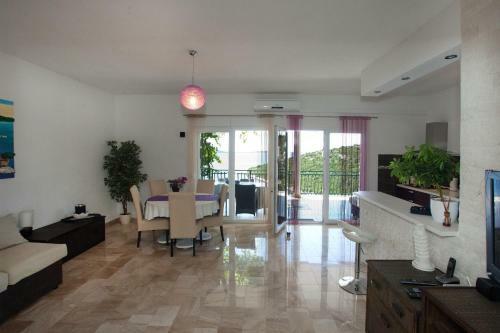 Apartments Paradise