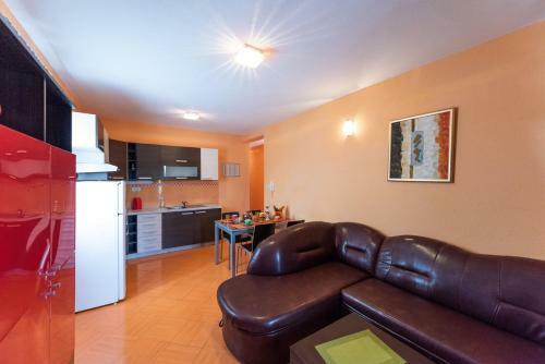 Hostal Apartments Karen