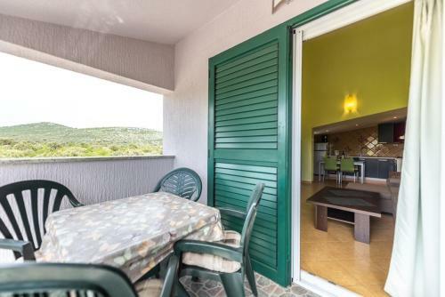 Hostal Apartments Karen