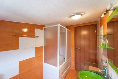 Hostal Apartments Karen