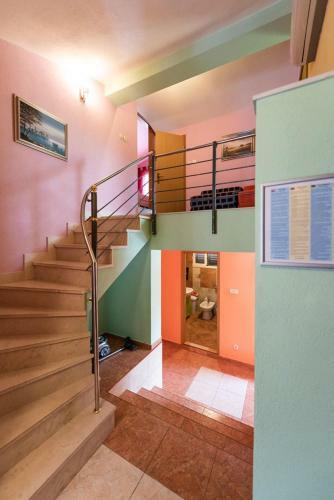 Hostal Apartments Karen