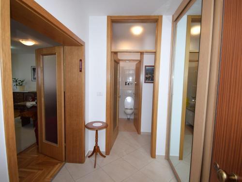 Spacious Apartment In Zadar Near Town