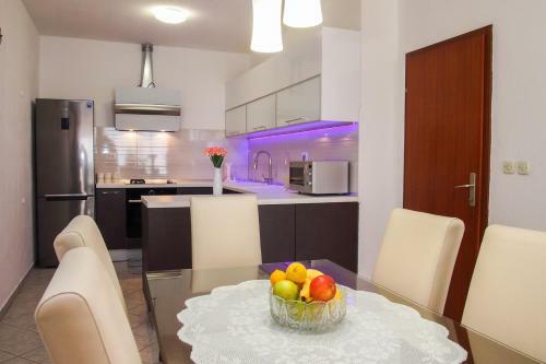Apartment Stanko In Makarska, Private Pool