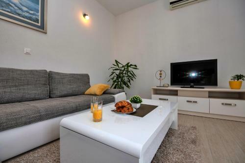 Apartment With Big And Free Private Parking