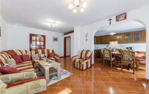 Amazing Apartment In Pula With 3 Bedrooms