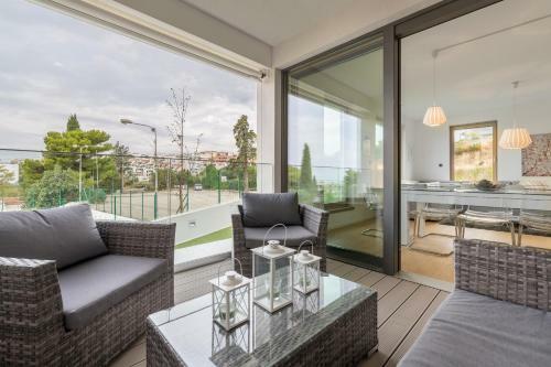 The Majestic Bel Etage Upscale Apartment With Pool