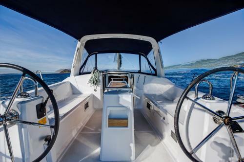 Beneteau Oceanis 38 - Arsen Sailing Boat