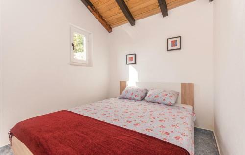 Three-bedroom Holiday Home In Tkon