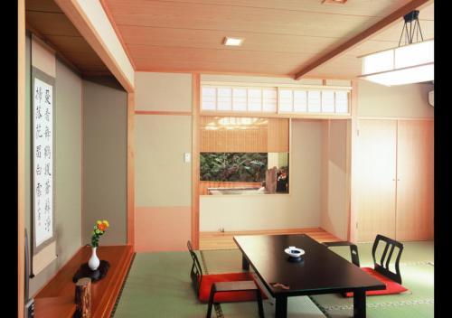 Unzen Iwaki Ryokan