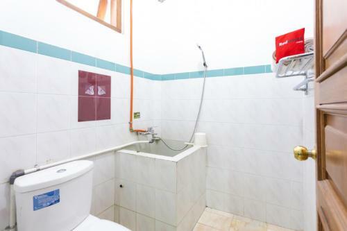 Hostal Reddoorz Syariah Near Alun Alun Magelang