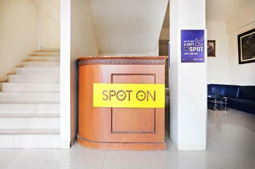 Hotel Spot On 2610 Zn Residence