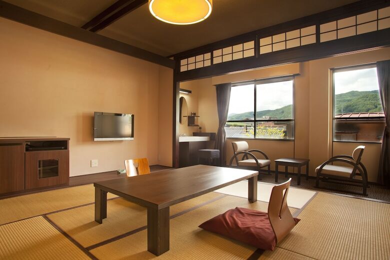 Kamisuwa Onsen Shinyu