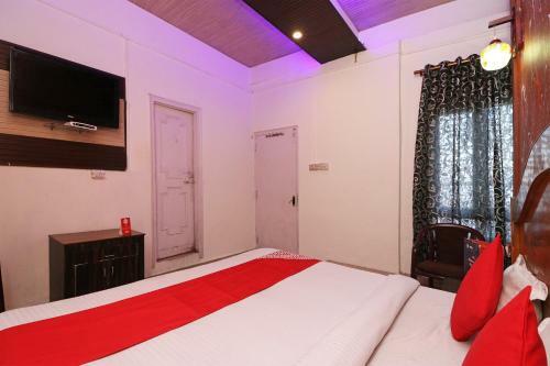 Oyo 74837 Hotel Veer