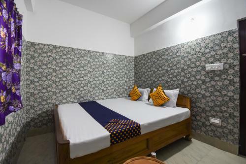 Oyo 74837 Hotel Veer