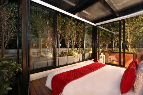 Theory9 Premium Service Apartments Bandra