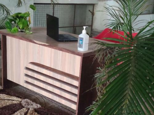 Oyo 79693 Hotel Aig Inn