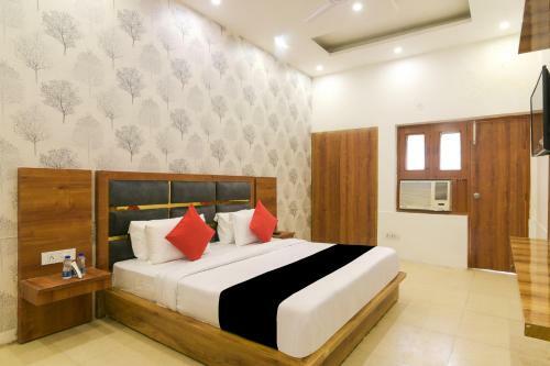 Hotel Oyo Collection O 77496 Dev Palace