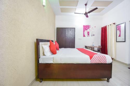Hotel Oyo 74203 Sbs Royal Stays