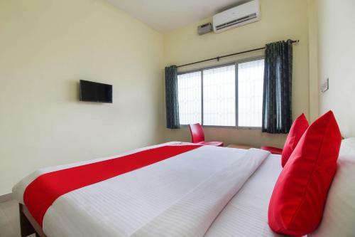 Hotel Oyo 76215 Royal Residency