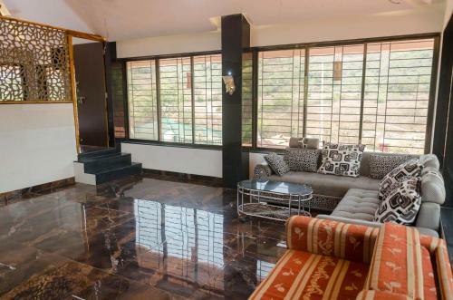 Bed & Breakfast Bigfoot Stay - Malhar Villa
