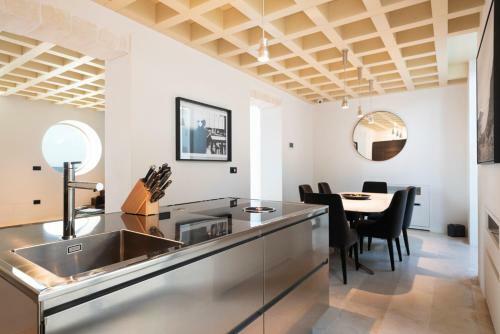 Brucoli Villa Sleeps 6 With Air Con