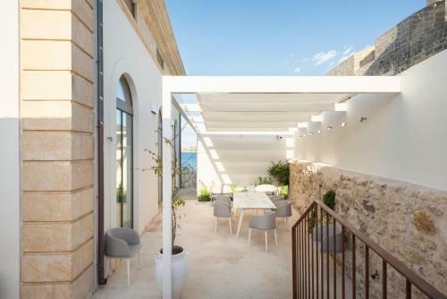 Brucoli Villa Sleeps 6 With Air Con