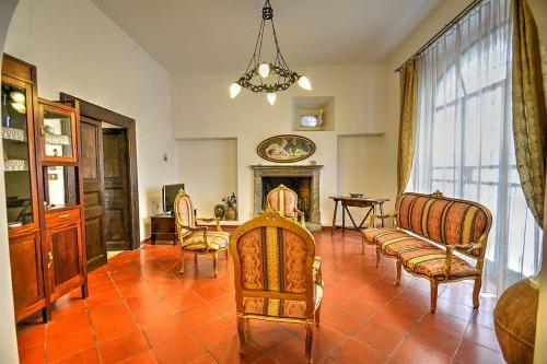 Calvanico Villa Sleeps 12 Air Con Wifi