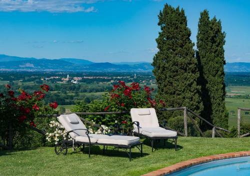 Luxury 6-bed Tuscan Villa Near Lucca