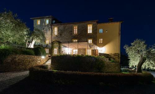 Luxury 6-bed Tuscan Villa Near Lucca