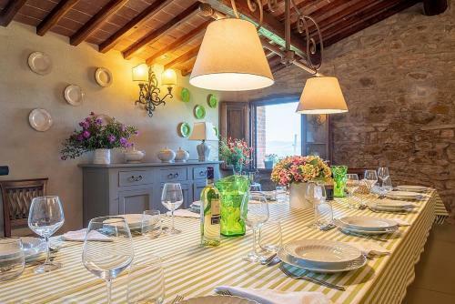 Rapale Villa Sleeps 20 With Pool And Air Con