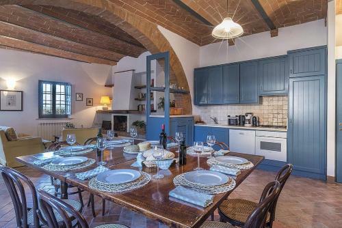Campana Villa Sleeps 6 Pool Wifi