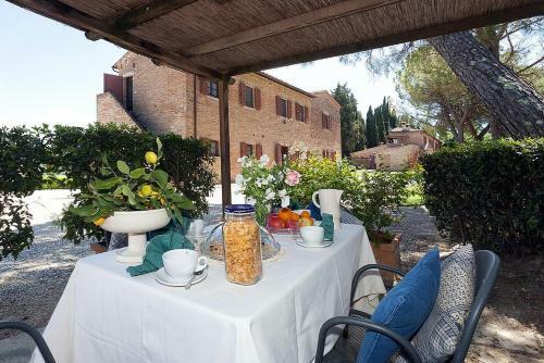 Campana Villa Sleeps 3 Pool Wifi