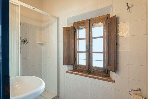Campana Villa Sleeps 3 Pool Wifi