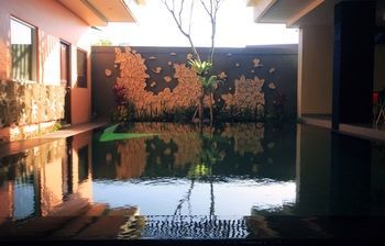 Hotel The Agung Residence