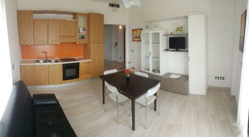 Apartamento Torre Dell'orso Centralissima Vista Mare