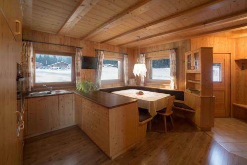 Almh�tte Tirler Schweige