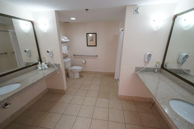 Holiday Inn Express Hotel & Suites Oldsmar