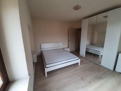 Homey Apartment In Serle Near Centre