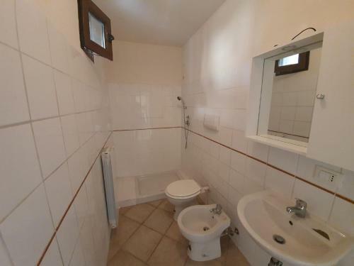 Homey Apartment In Serle Near Centre