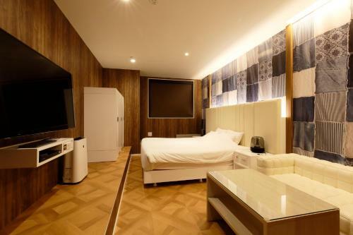 Knows Hotel