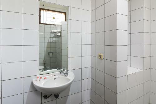 Hostal Roemah Oma Guesthouse