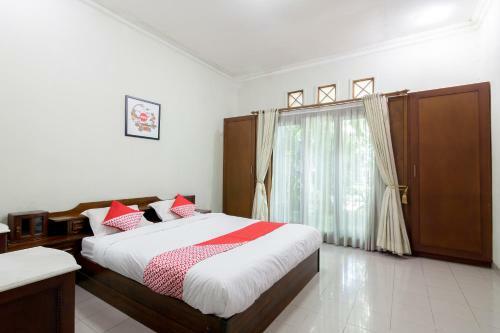 Hostal Roemah Oma Guesthouse